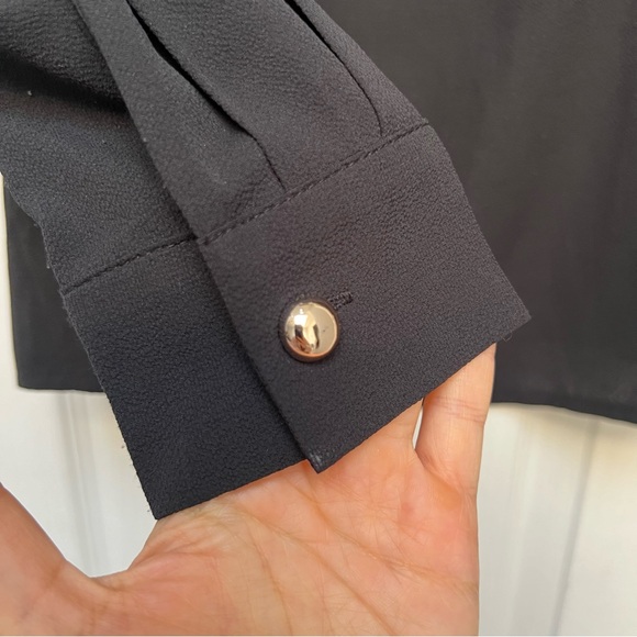 $10 Deals 🤝🔖 SHEIN Privé Zip Back Puff Sleeve Black Long sleeve blouse size S - Picture 5 of 6